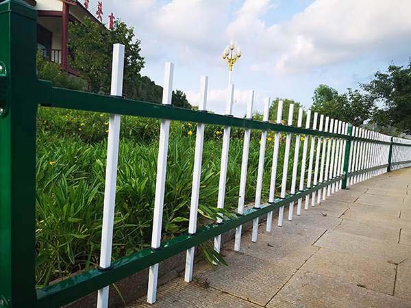 草坪護(hù)欄 C17