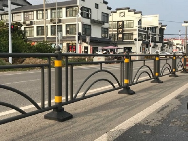 道路護(hù)欄J39