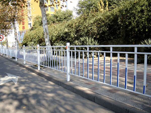 道路護(hù)欄J43