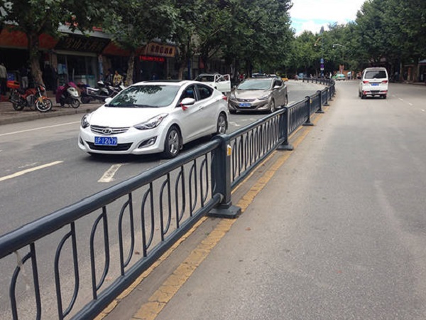 道路護(hù)欄J46