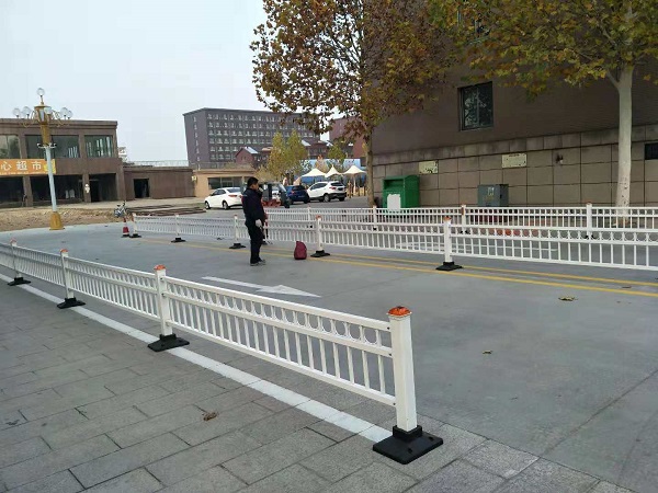 人行隔離護(hù)欄J50