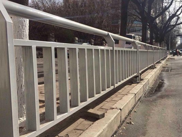 道路護(hù)欄J57